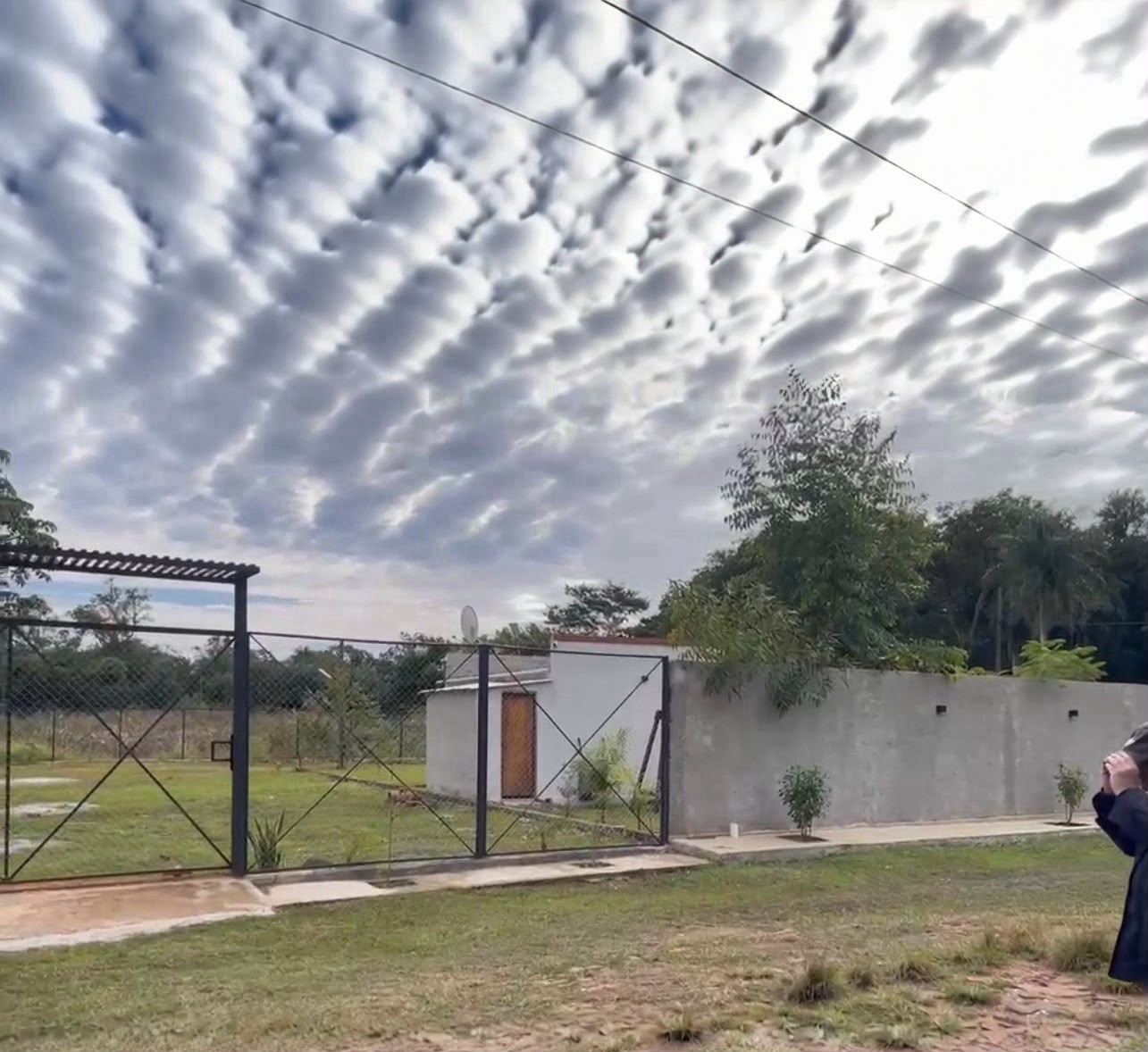 Oferta de 5 terrenos en Sanber. A 3 cuadras de la Avda. Guillermo Naumann - foto 2