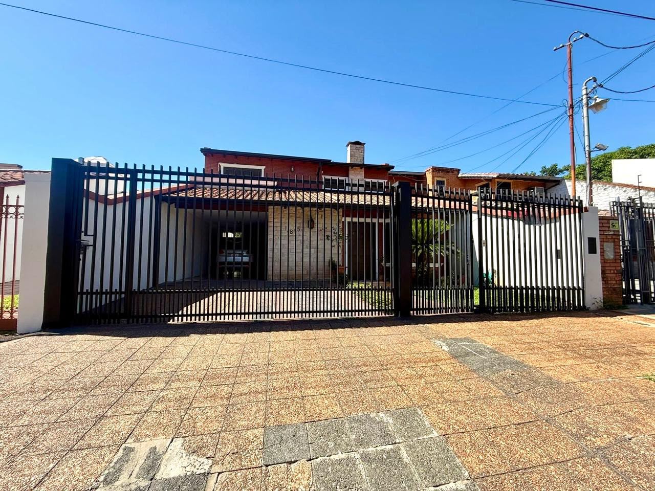 Departamento en venta con baja de precio en Mburicaó