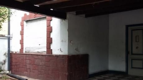 Casa Sobre La Calle Montevideo