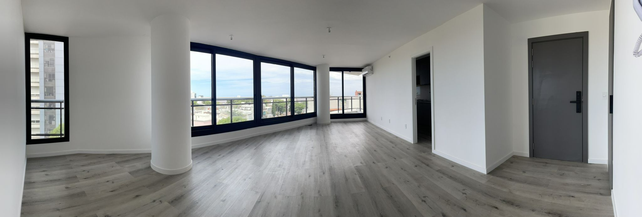 Alquiler apartamento 3 dormitorios 3 baños | Piso 6 | More Buceo | Con cochera doble · Foto 1