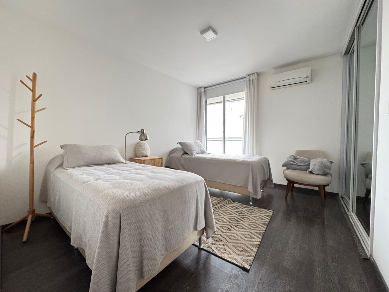 Alquiler amoblado de 2 dormitorios con garaje – Villa Biarritz · Foto 10
