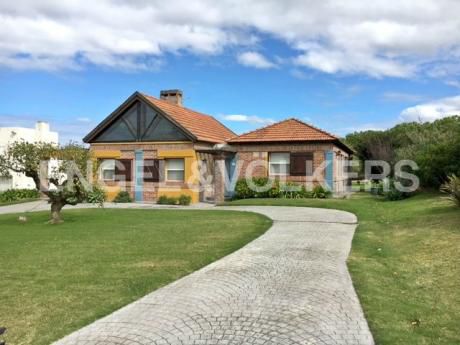 Casa Tradicional Para Pareja O Familia De Tres