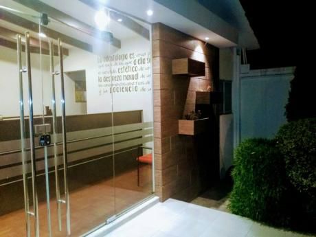 Linda Y Amplia Casa En Alquiler Ideal Para Consultorios Clinicos!!