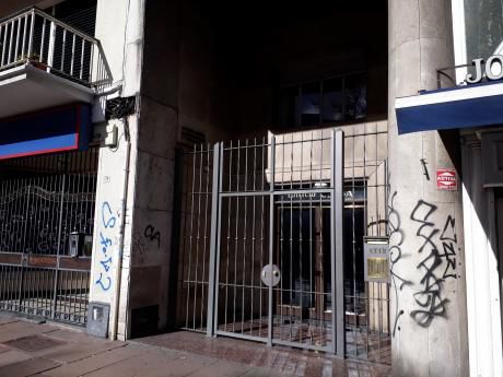 Apartamento De 3 Dormitorios Y Servicio En Cordón