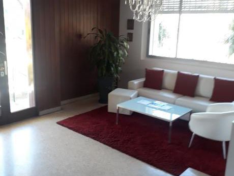 Departamento En Excelente Ubicación A Una Cuadra De Parque Batlle
