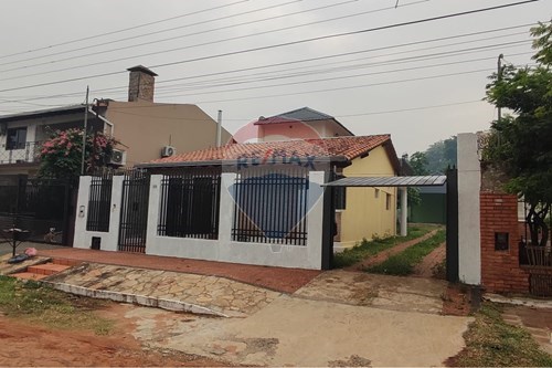 Vendo Casa con Piscina en Fernando De la Mora Zona sur — foto 3