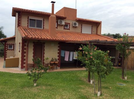 Casa Residencia En Condominio Cerrado.
