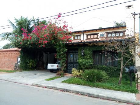 A 2 Cuadras Del Goette. Preciosa Casa!!