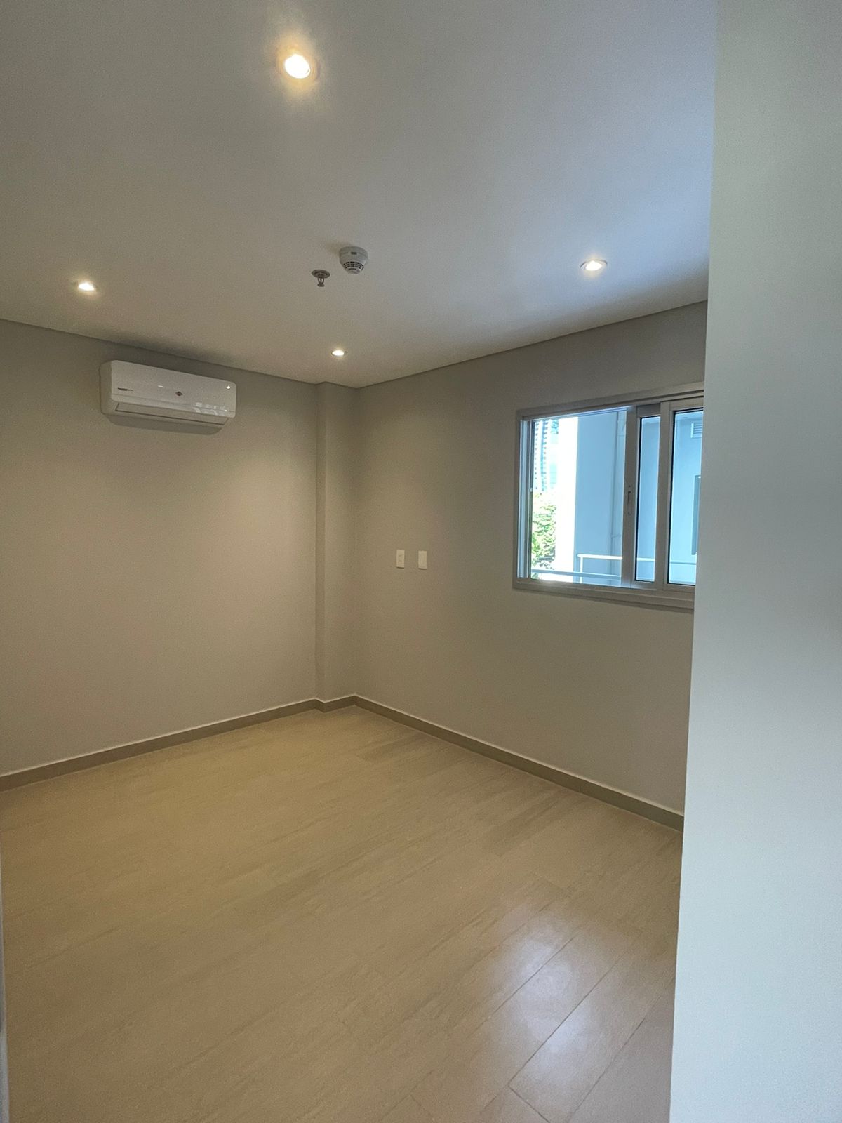 Alquilo Hermoso Dpto De 2 Habit. Aviadores Building — foto 2
