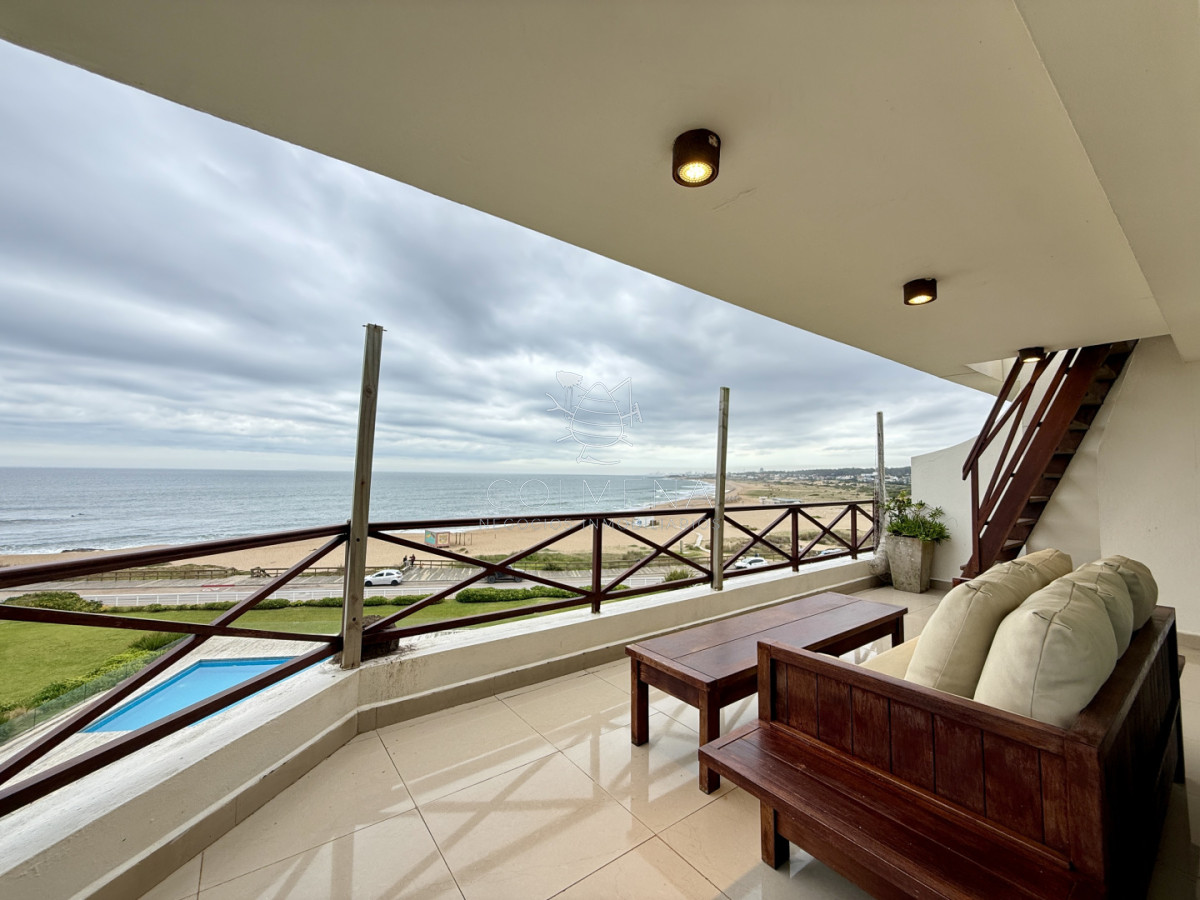 Espectacular departamento en edificio Manantiales