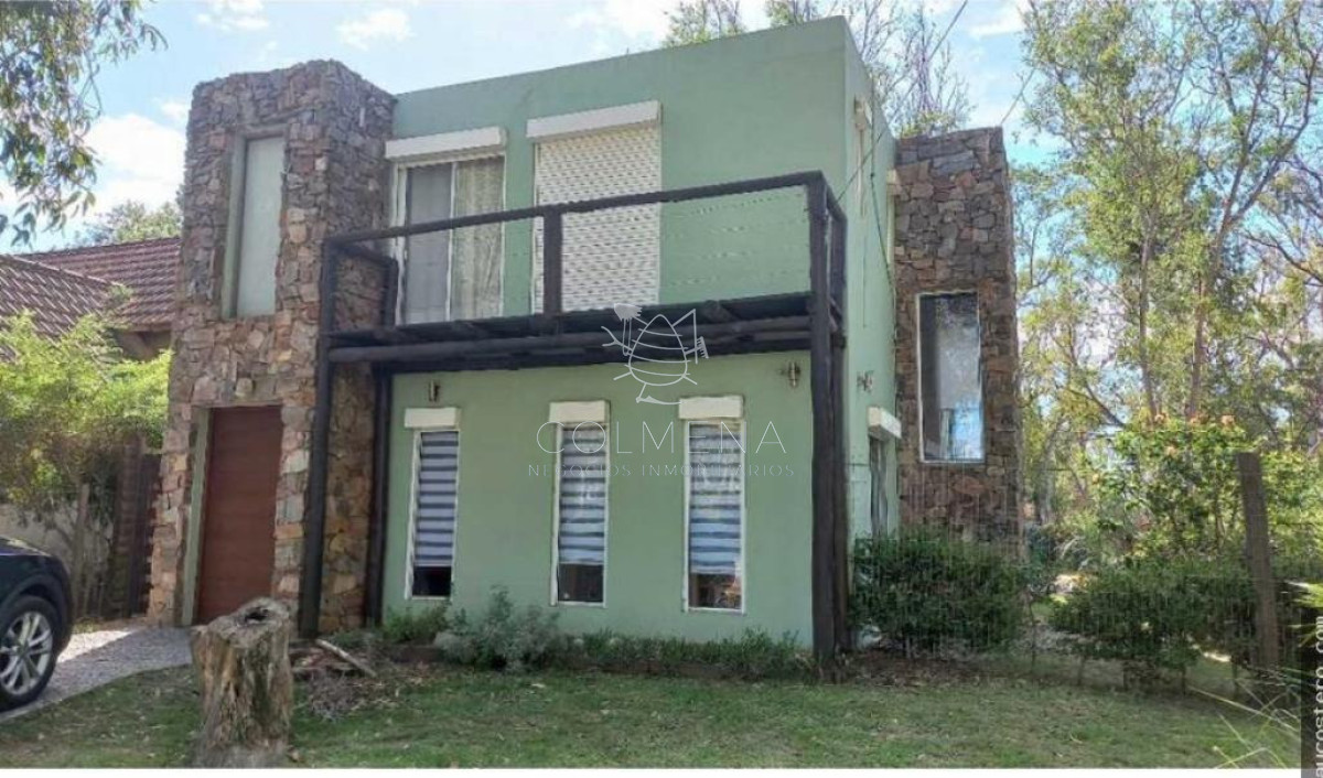 CASA PIEDRA EN VENTA A METROS DEL MAR