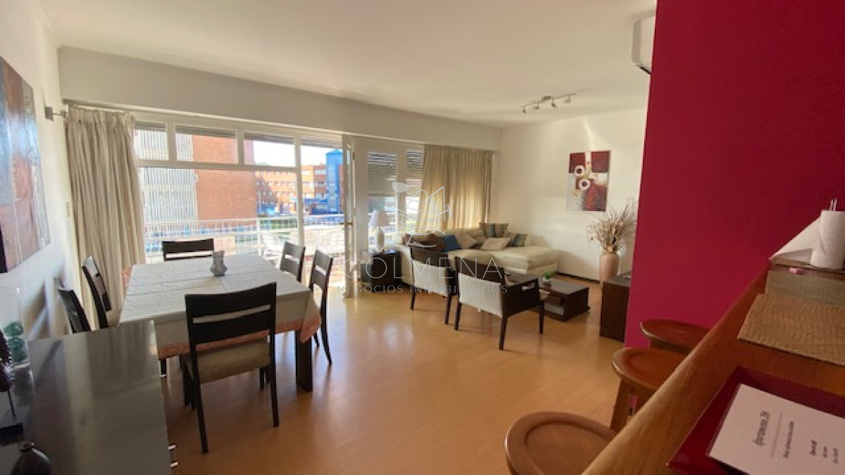 Departamento en venta con baja de precio en Playa Mansa