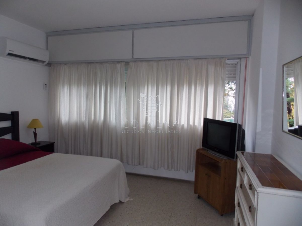 Apartamento en Complejo Arcobaleno de 1 dormitorio, 1 baño, Cocina, living-comedor con vista al parque muy luminoso. Consulte!!!!!!