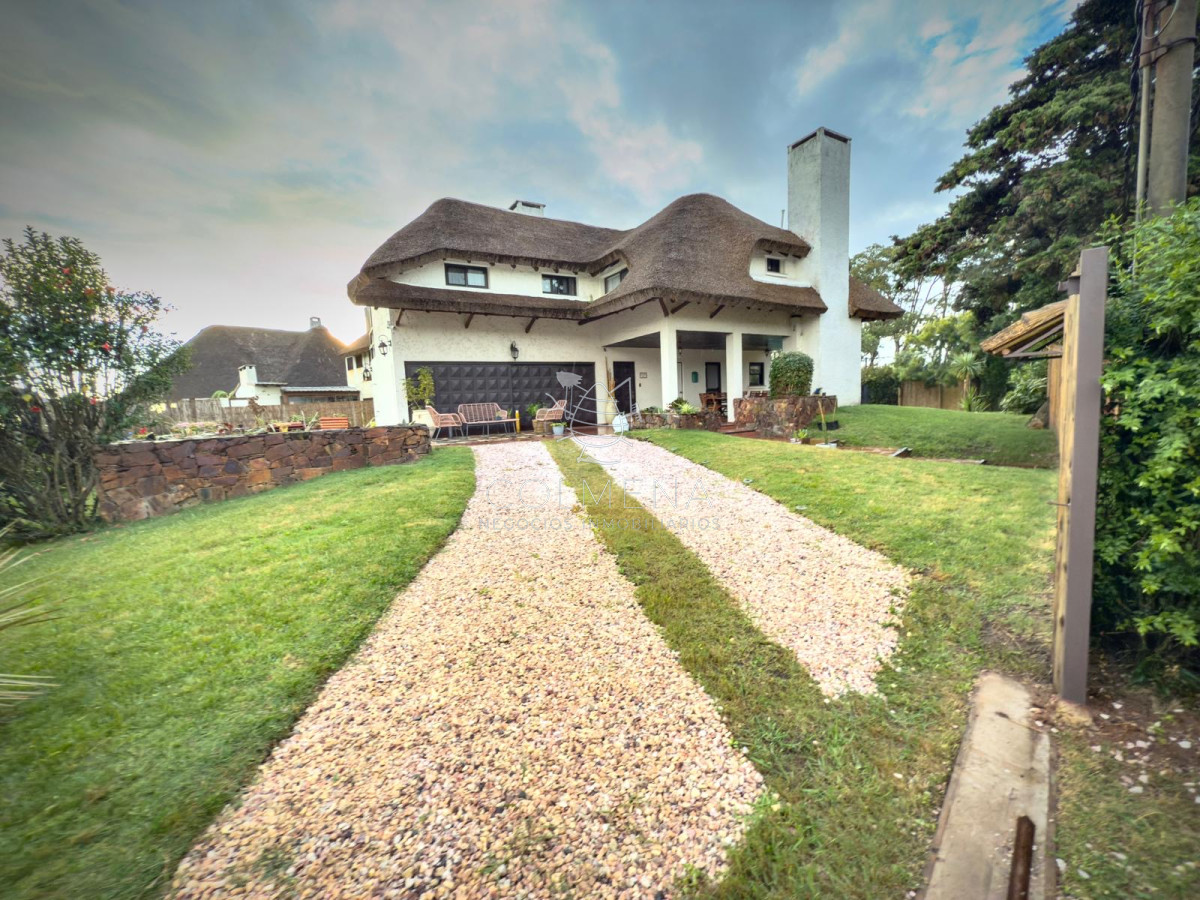 CASA ALQUILER TEMPORADA 4 DORMITORIOS SOLANAS. Ref #X5A965