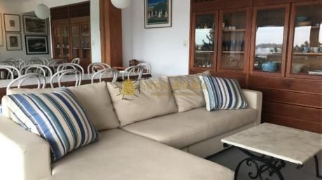 Apartamentos En Playa Mansa: Col670a