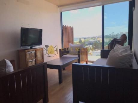 Apartamentos En Playa Mansa: Col889a