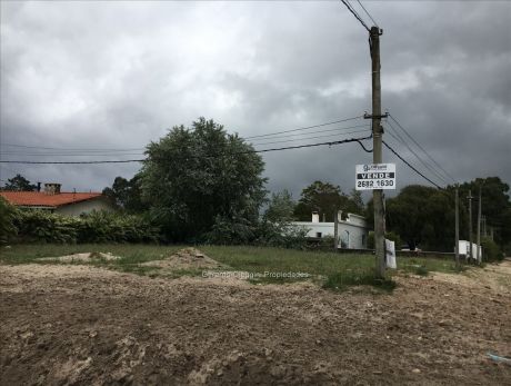 Terreno Sobre Alvear,superficie Total 540 Mts Cw75181