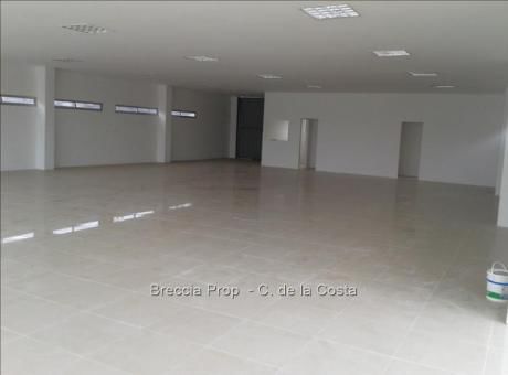 Locales Comerciales En Lomas De Solymar