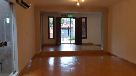 Alquilo Casa En Villa Morra, Ideal Para Oficina, Spa, Etc.