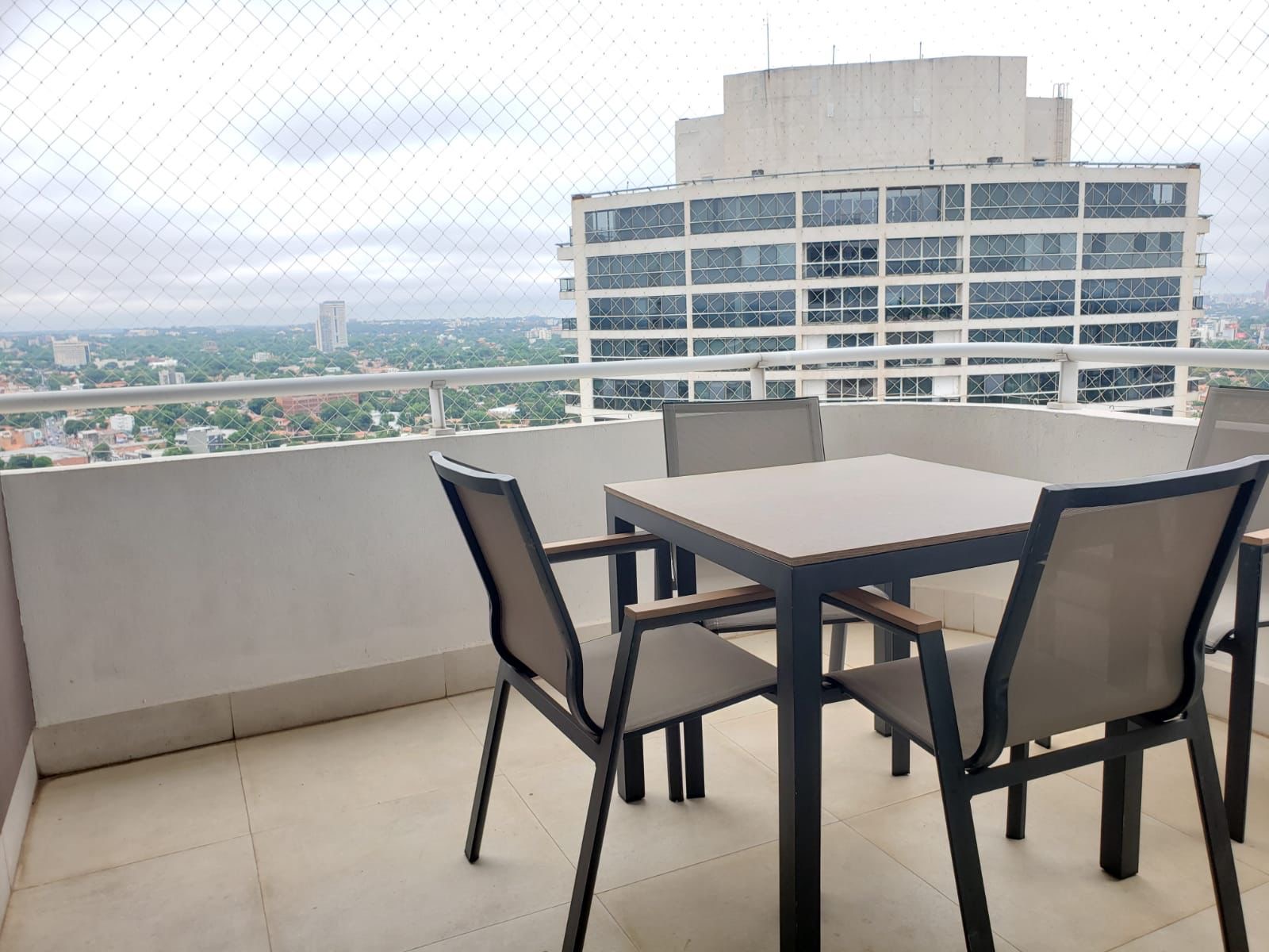 Sky Tower Alquilo dpto de 3 habitaciones amoblado — foto 2