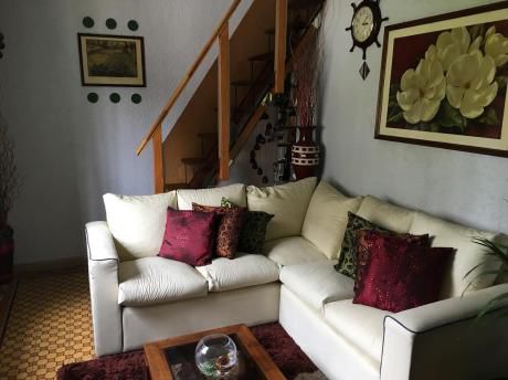 Hermosa Casa En Buceo. Av Italia Casi Propios.