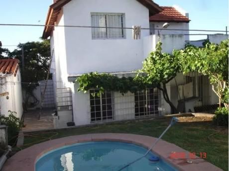 Casa En Buceo Con Jardin
