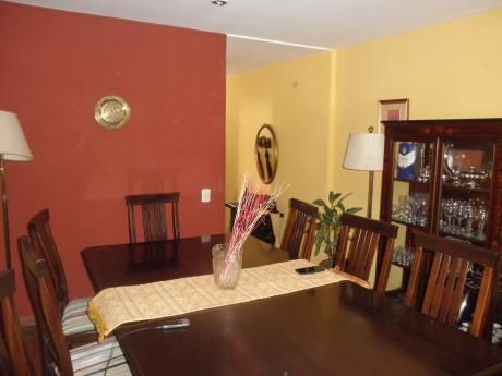 Linda Casa En Buceo, 4 Dormitorios Y Piscina