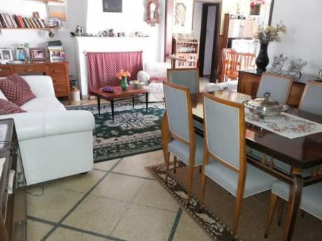 2 Casas Y 2 Aptos A Metros De Av Rivera