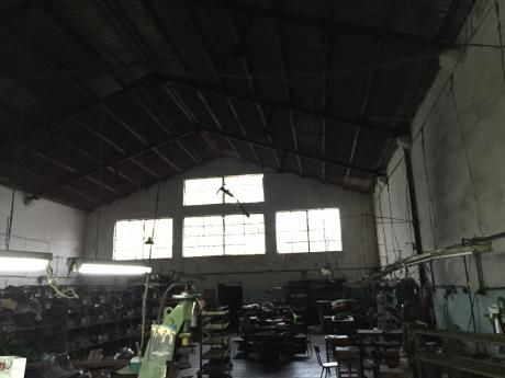 Deposito, 460m2 Sobre Gral.flores