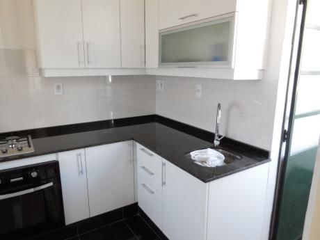 Centro. Venta O Alquiler Apartamento 2 Dormitorios. Reciclado