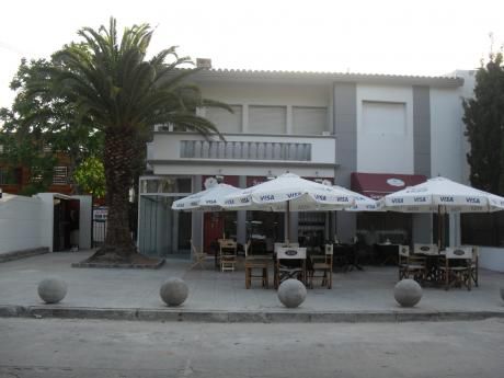 Oportunidad Galería En Carrasco Con Renta