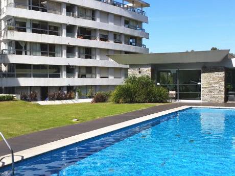 Alamos De Carrasco!lindo, 3 Dorm,3b!amplios Jardines, Amenities