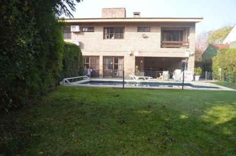 Próximo Al Colegio Woodlands School
