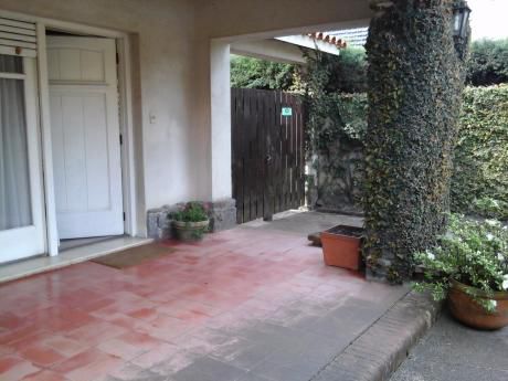 Casa Amplia En Carrasco Sur