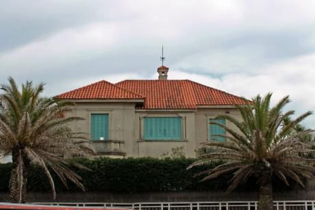 Casona Sobre Rambla De Carrasco. Ideal Para Empresa