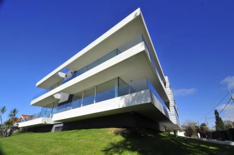 Icon Lido