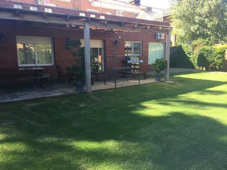 De Gran Tamaño En Jardines De Carrasco
