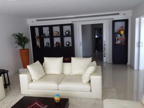 Apartamento En Venta Sobre Av. De Las Americas