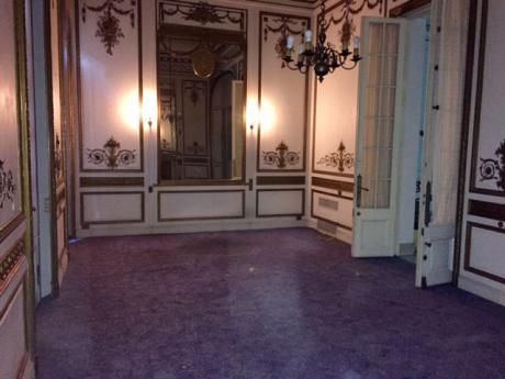 Gran Oficina De 1.600m2 En Peatonal Sarandi