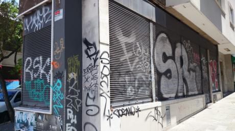 En Una Proa Local Comercial Con Gran Visibilidad