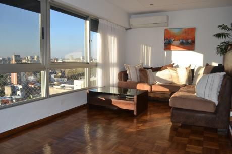 Apartamento En Pocitos 3 Dormitorios + Servicio