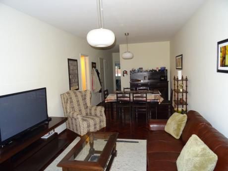 Apartamento Pocitos 2 Dormitorios PrÓximo Plaza Varela, Impecable
