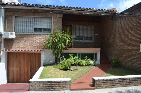 Casa En Pocitos A 2 Del Shopping Con Garaje Para 6 Autos