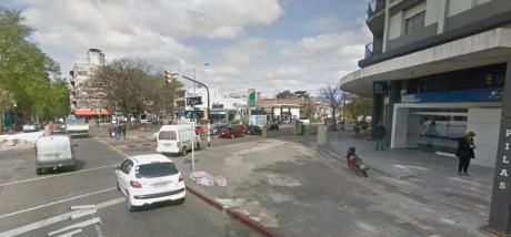A Pasos De Rivera Y Soca. Con Todos Los Servicios A Mano