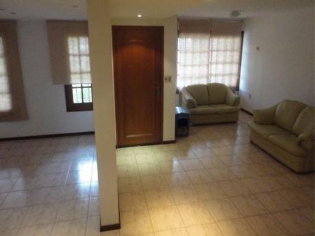 Pocitos - Hermosa, Amplia Y Cómoda Casa - 400 M2 Edif.