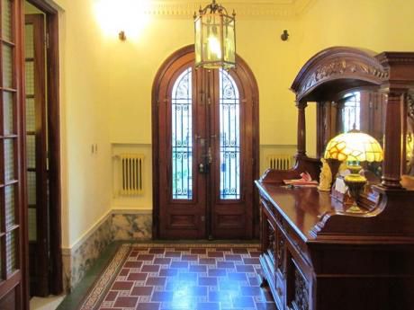 Tradicional Residencia De 1926 Reciclada