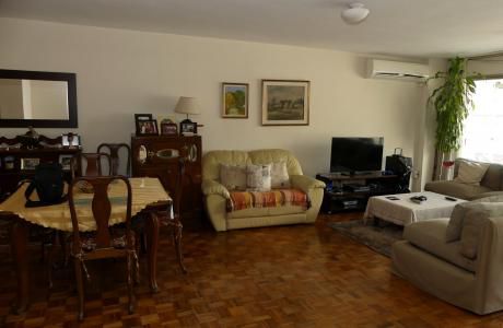 A Una Cuadra De La Rambla, En Pocitos, Esplendido Apartamento 3 - 4 Dormitorios