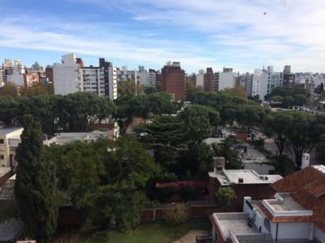 Impecable Apartamento En Pocitos, Alto, Con Vistas.