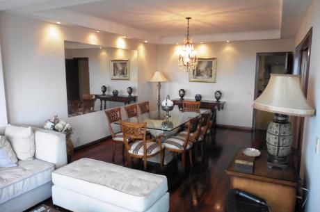 Venta De Apartamentos En Pocitos, 4 Dormitorios Y Garaje