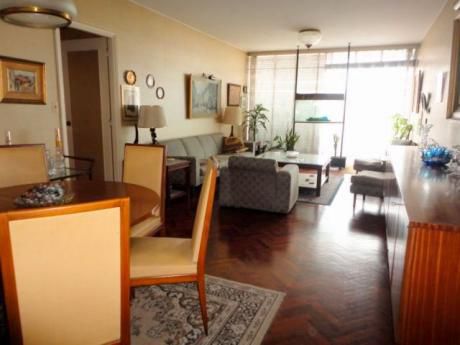 Excelente Planta Contrafrente De 3 Dormitorios, 2 Baños, Terraza - Pocitos